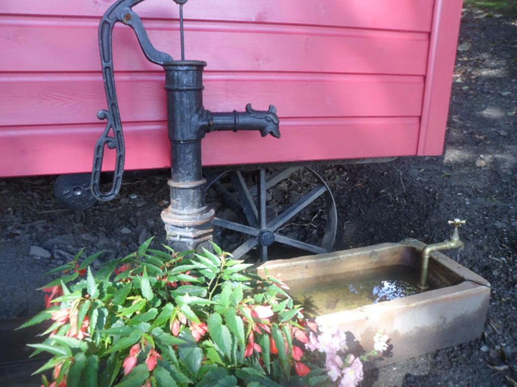 Borthwickbrae Shepherd'S Hut Hawick Exterior foto